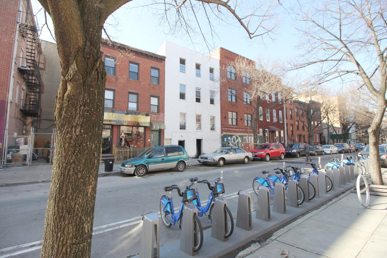 India St & Manhattan Ave #4A - Photo 7 of 12