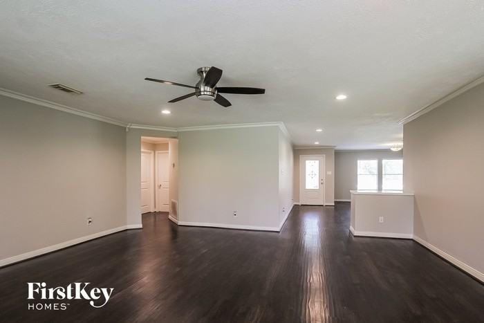 6007 Weisinger Dr - Photo 3 of 15