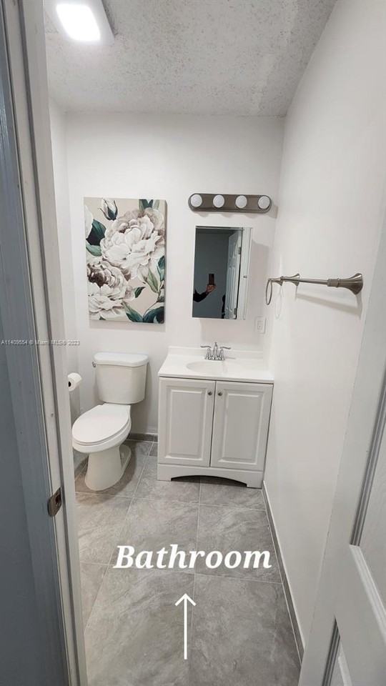 881 Sw General Patton Ter #881 - Photo 2 of 7