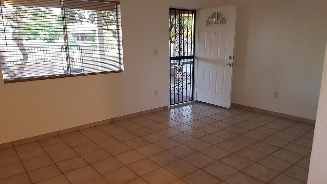 1602 W Delaware St #NA - Photo 3 of 4