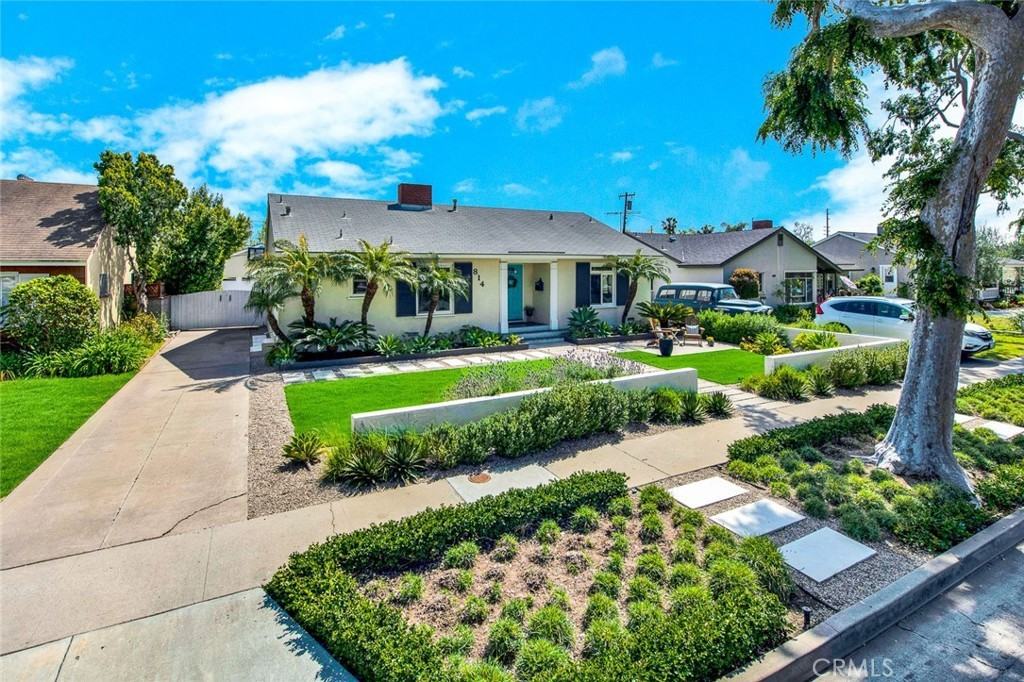 814 Catalina Avenue - Photo 3 of 20