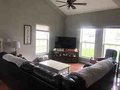 106 Boydston St - Photo 7 of 10