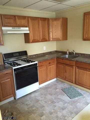 111 Chester Ave - Photo 2 of 8