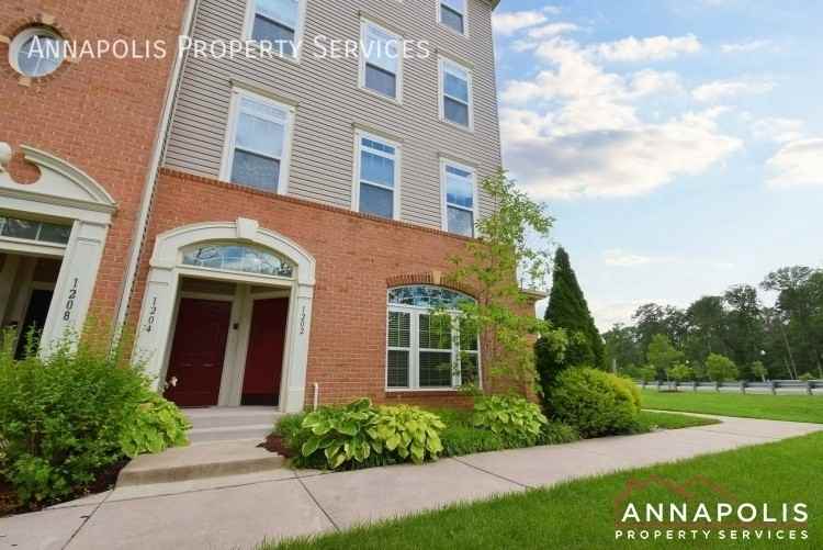 1202 Chadwell Ct, Odenton, MD 21113 3 Bedroom House for 2,695/month