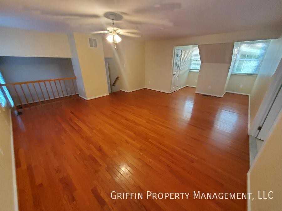 1411 Golf Course Dr - Photo 3 of 10