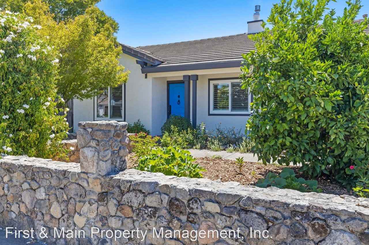 3125 Stallings Dr - Photo 2 of 50