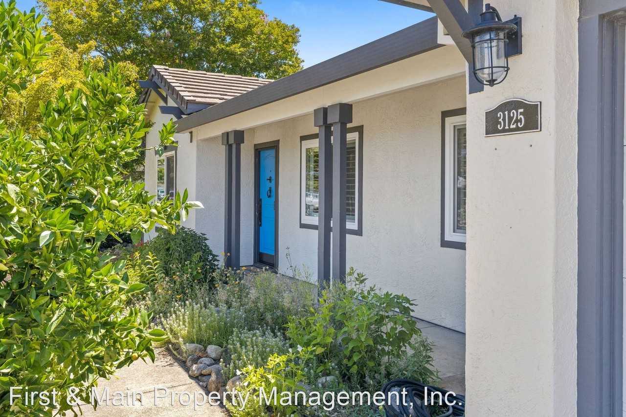 3125 Stallings Dr - Photo 3 of 50