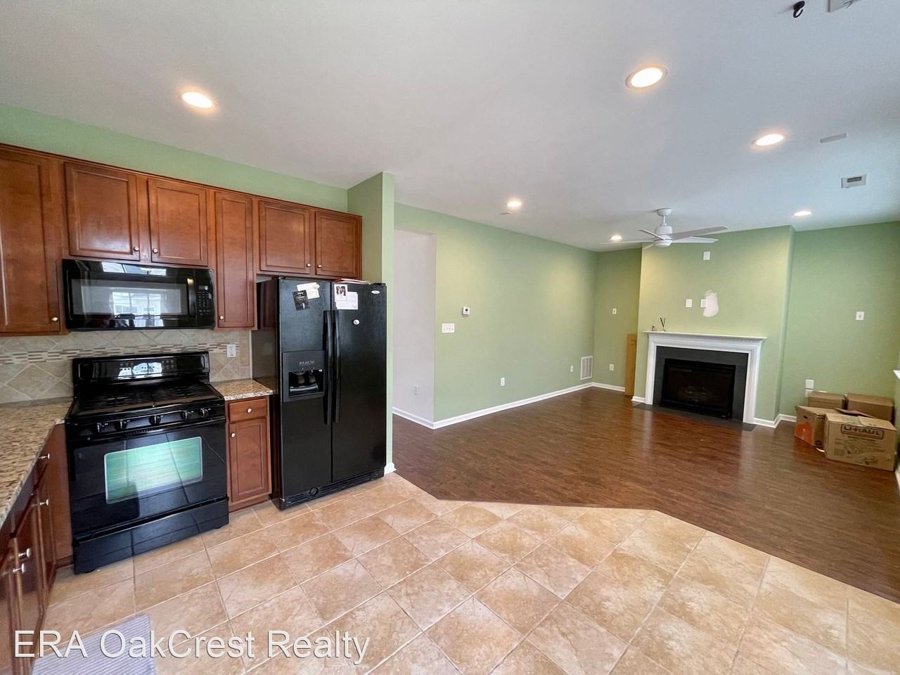 104 Bowling Green Cir - Photo 2 of 18