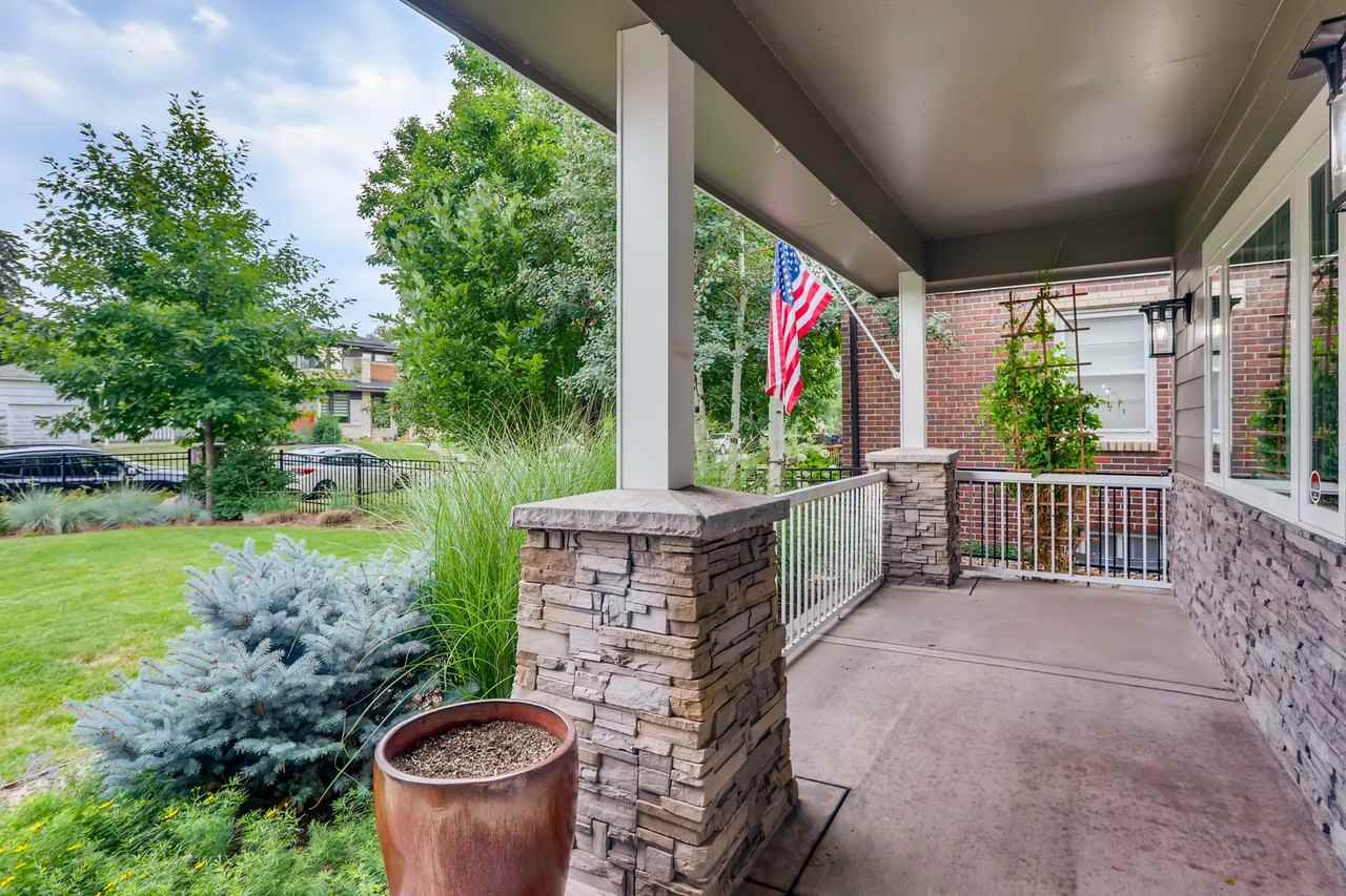 1443 S Saint Paul St - Photo 3 of 32