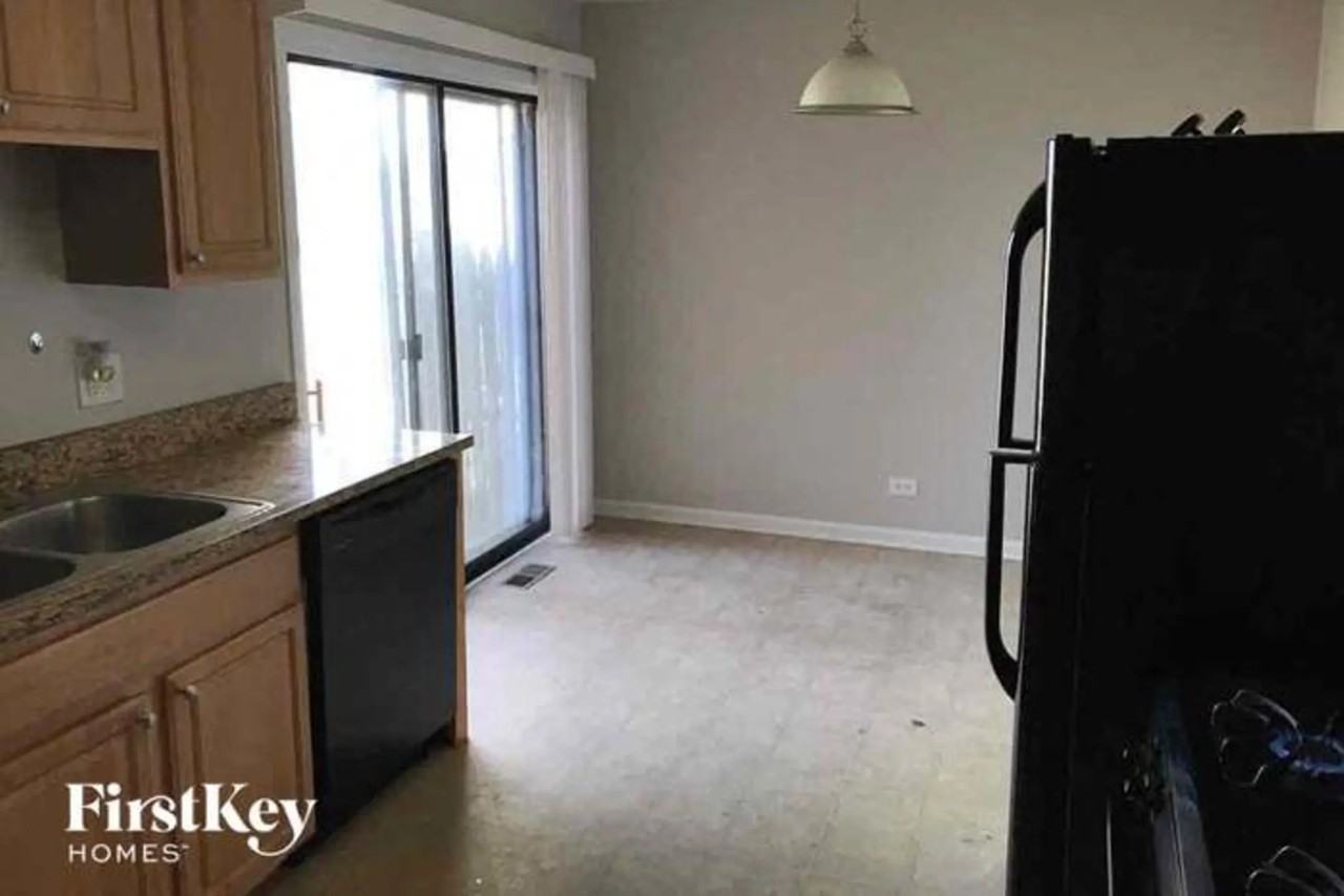 22450 Franklin Dr - Photo 2 of 9