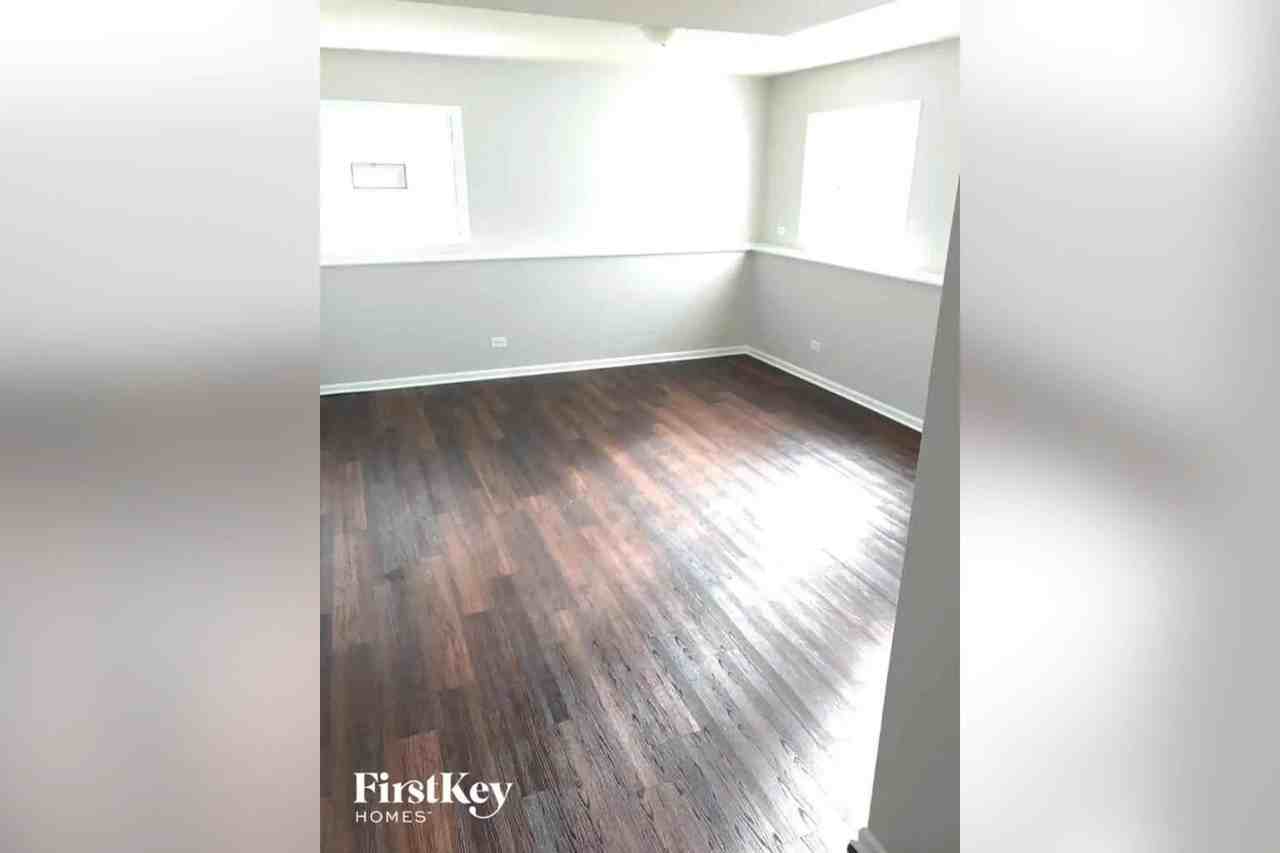 22450 Franklin Dr - Photo 3 of 9