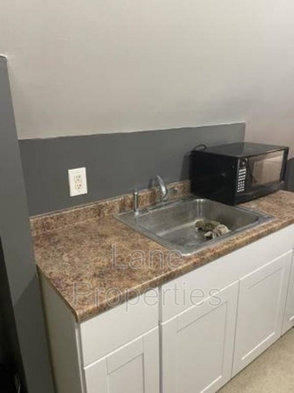 131 Salem St #3 - Photo 3 of 11