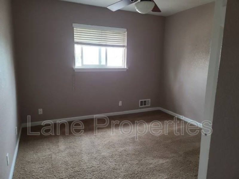 109 E Kiowa St #7 - Photo 3 of 5