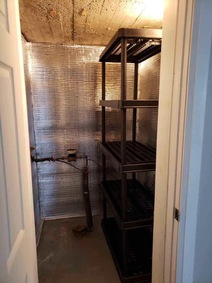 964 Ritson Road South - Photo 3 of 12