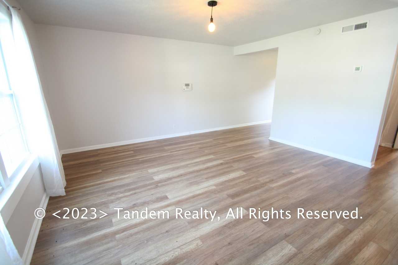 3144 E Lake Dr - Photo 2 of 16