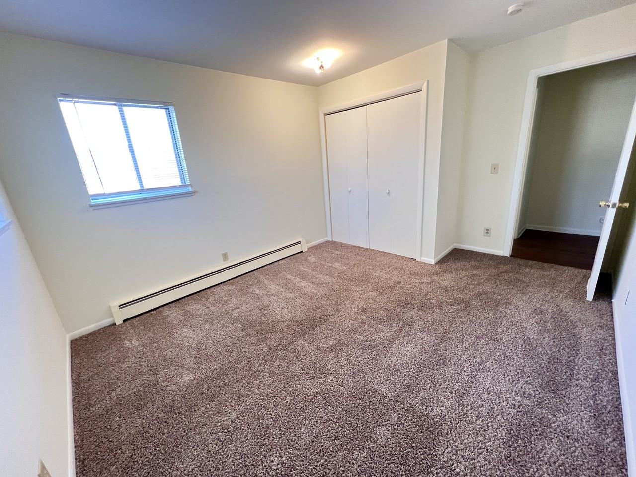 910 E Jolly Rd - Photo 6 of 11