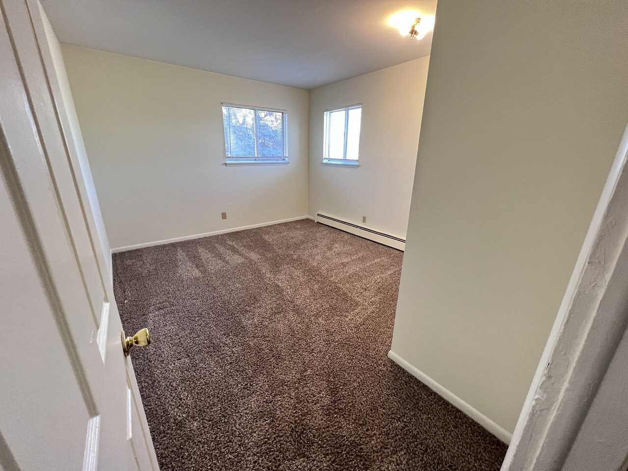 910 E Jolly Rd - Photo 7 of 11