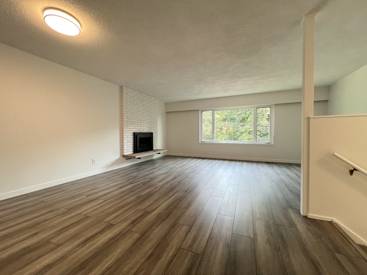 156 East Kings Road - Photo 3 of 20