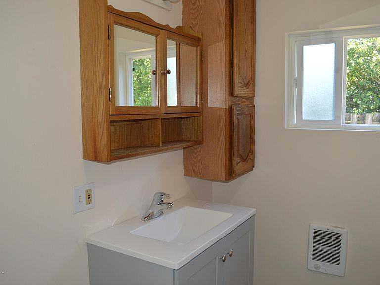 225 Nw 7th St #NA - Photo 3 of 6