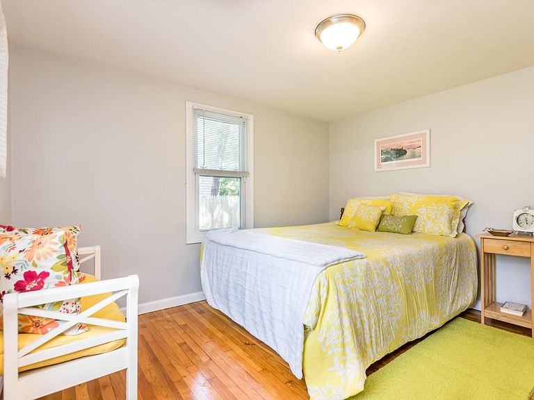 34 Reid Ave #NA - Photo 3 of 7