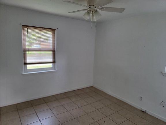 5405 Douglas St #NA - Photo 3 of 10