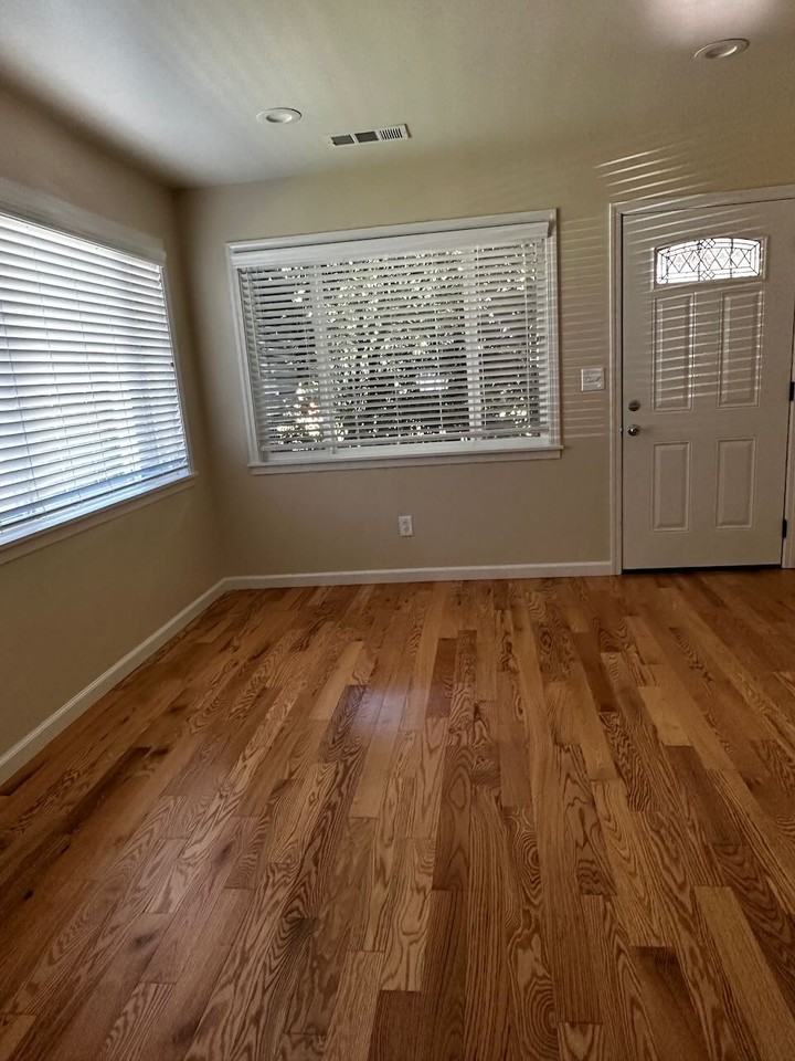 723 Laurel Street - Photo 3 of 11