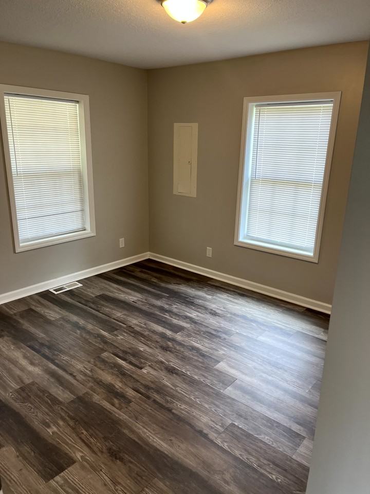 318 West Oak Street - Photo 3 of 16