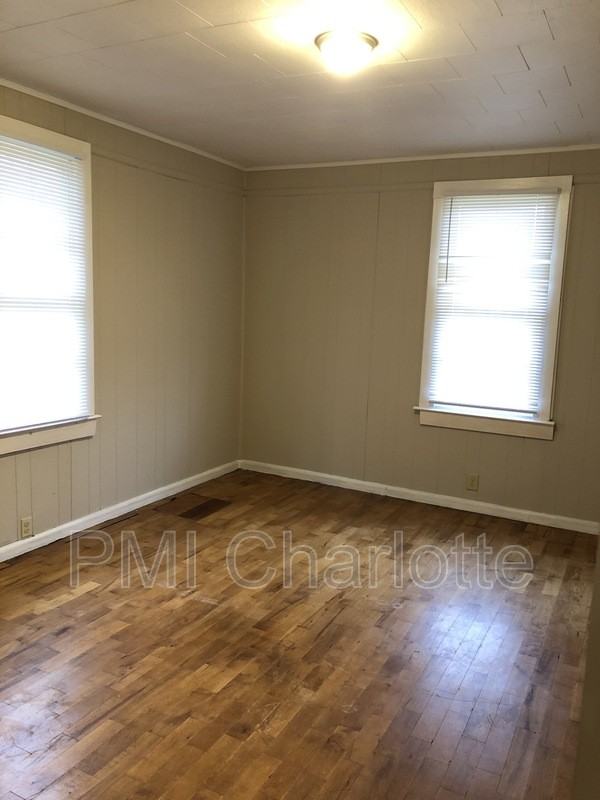 1707 Parkdale Avenue - Photo 3 of 9