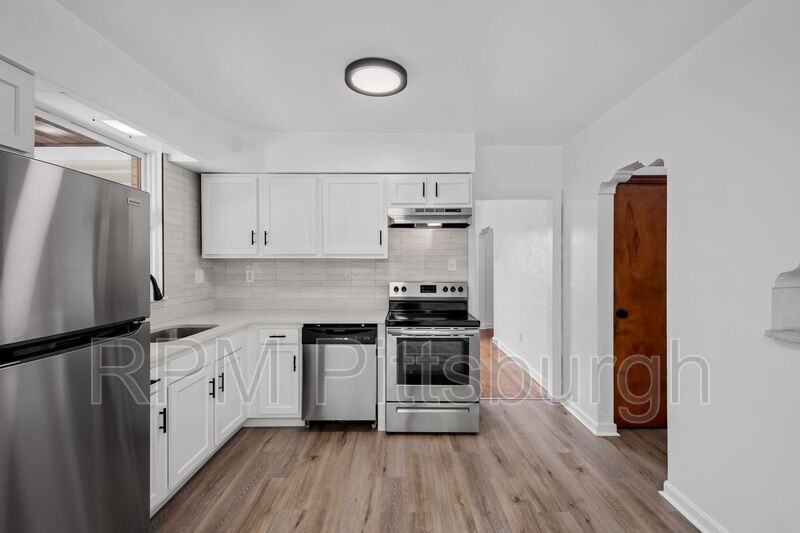 121 Orchard Dr - Photo 3 of 25