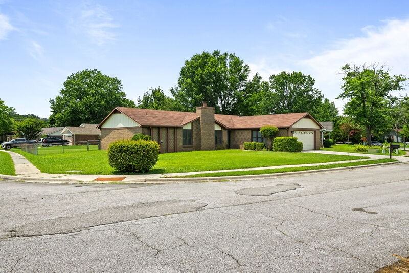 1028 Kinsey Dr Se - Photo 2 of 26