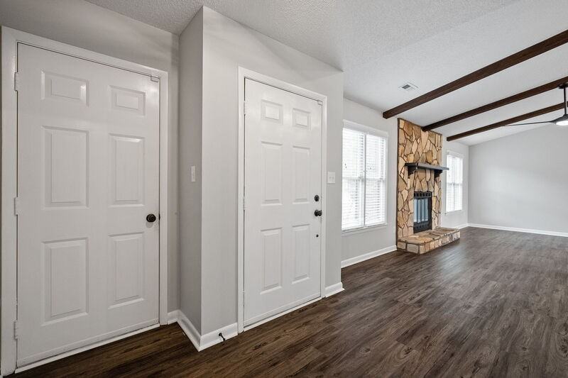 1028 Kinsey Dr Se - Photo 5 of 26