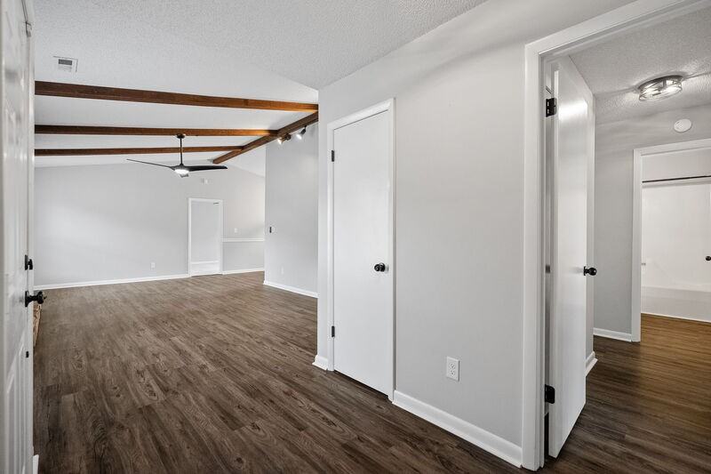 1028 Kinsey Dr Se - Photo 6 of 26