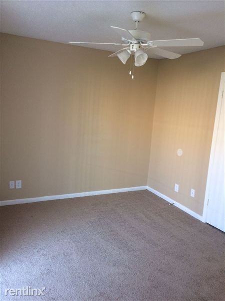 3000 Evangeline St - Photo 2 of 3