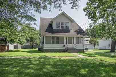 613 Locust St - Photo 3 of 22