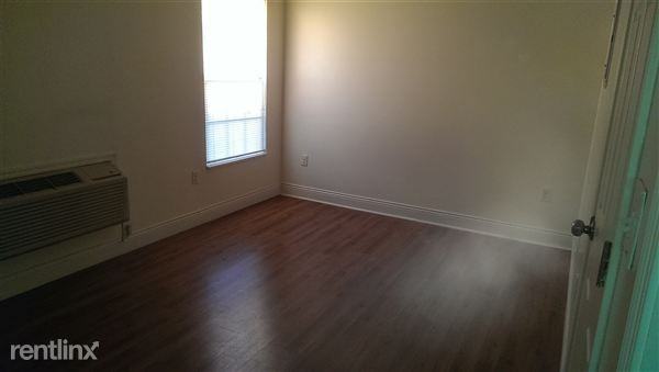 100 Centre Estate Dr - Photo 2 of 5