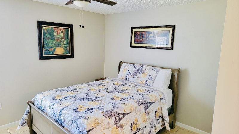 1841 Crystal Grove Dr - Photo 2 of 12