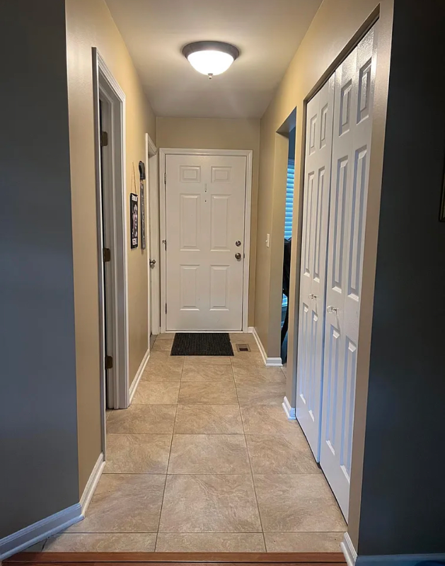 801 N Constitution Ave - Photo 2 of 15