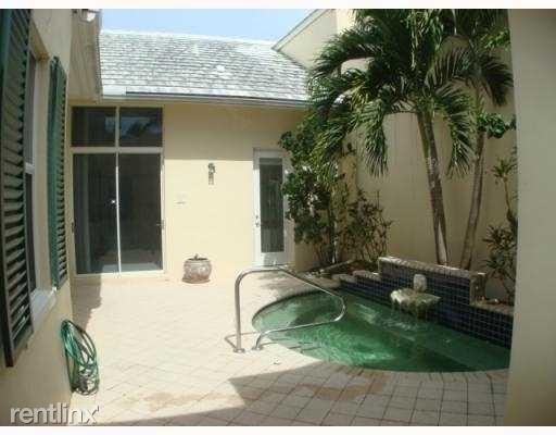 17282 Bermuda Village Dr - Photo 2 of 3