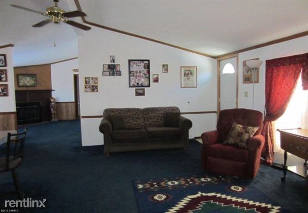 9834 S Clearwater St - Photo 2 of 6