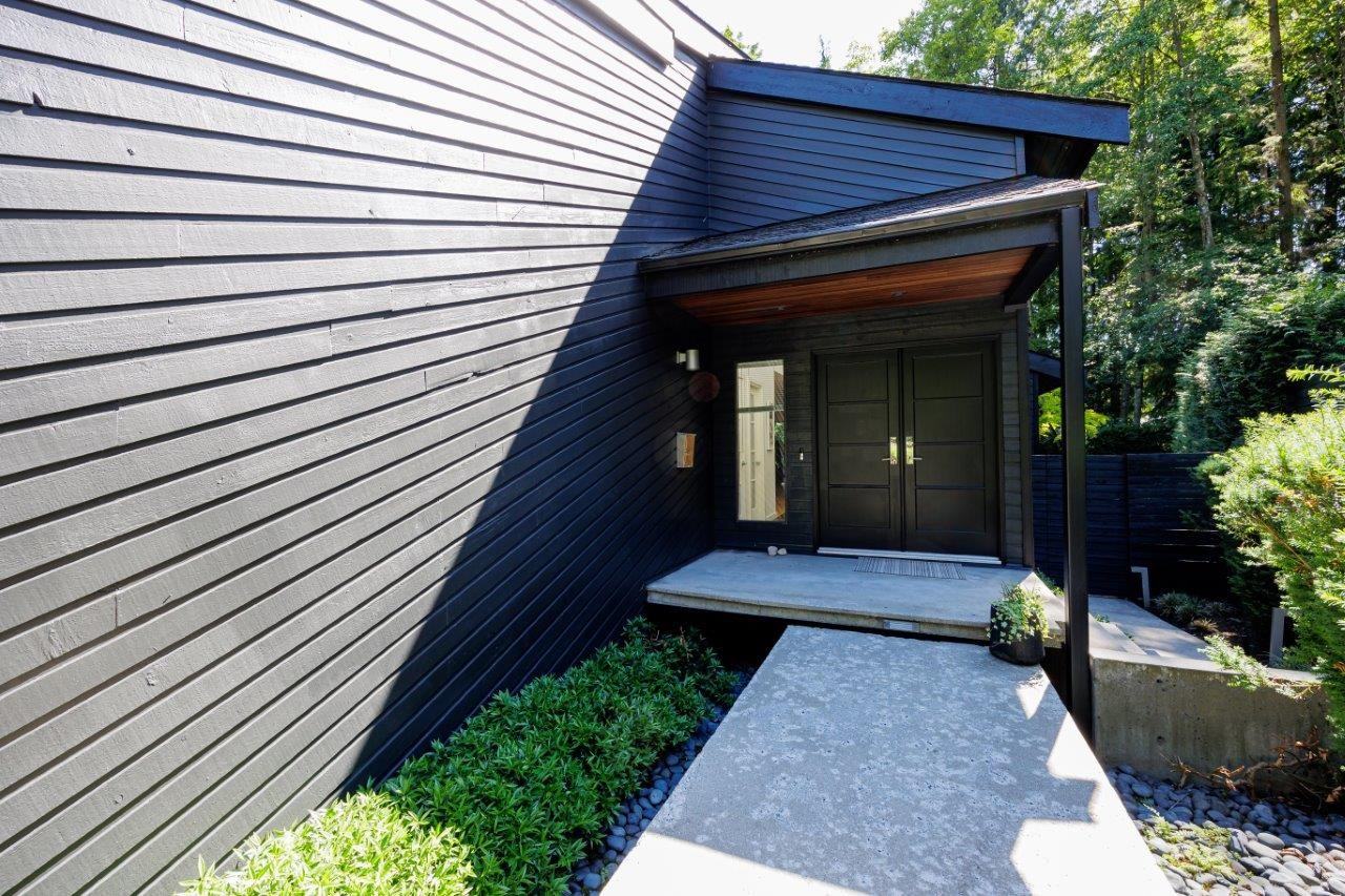 5519 Huckleberry Lane - Photo 2 of 32