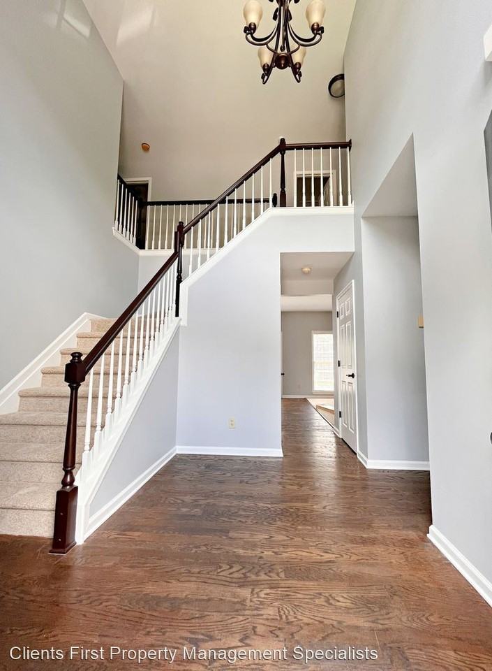 93 Parkside Cir - Photo 2 of 22