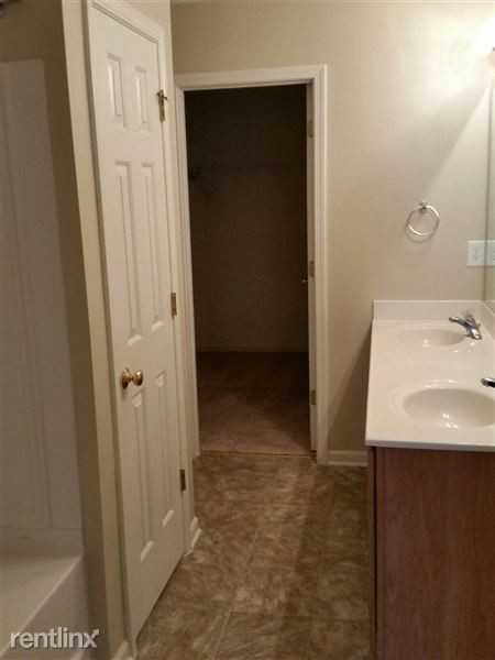 1833 Chatfield Dr - Photo 2 of 10