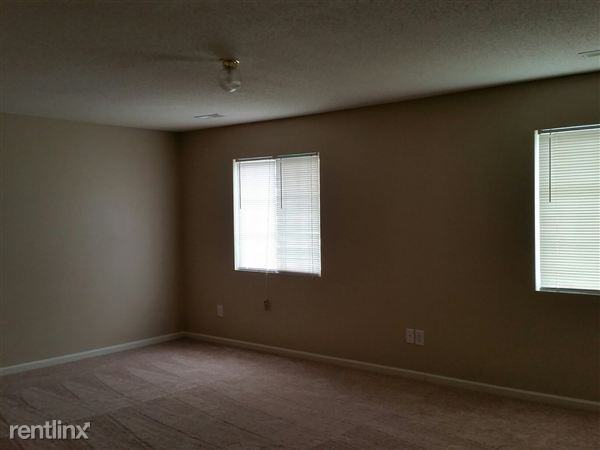 1833 Chatfield Dr - Photo 3 of 10