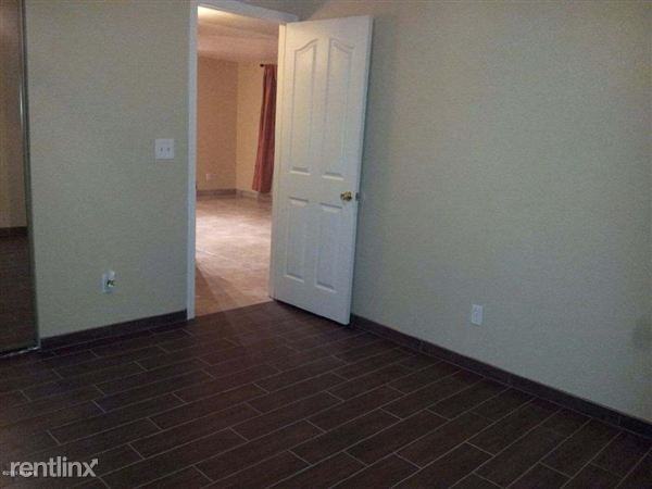 hacienda royale condominium - Photo 2 of 9