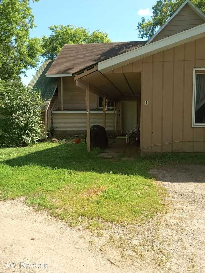 202 1/2 Hwy 61 - Photo 2 of 2