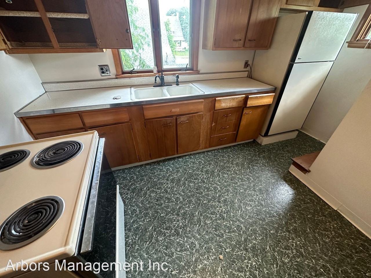 322 Woodland Ave - Photo 2 of 8