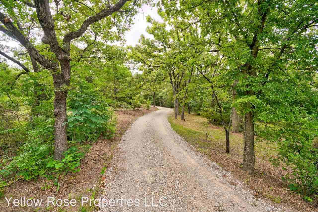 11701 Jeffery Rd - Photo 3 of 17