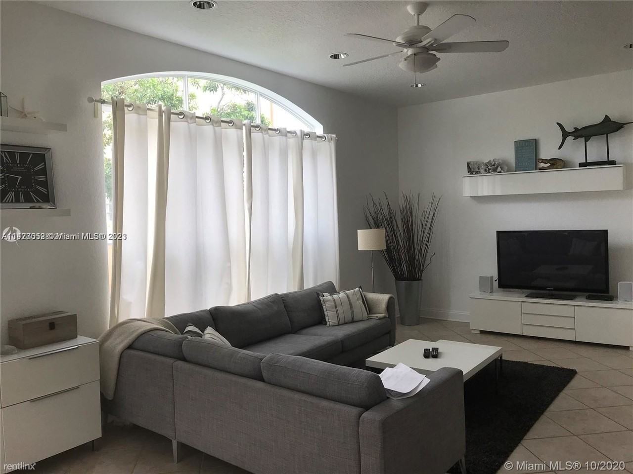 4951 Sw 38th Way #4951 - Photo 3 of 16