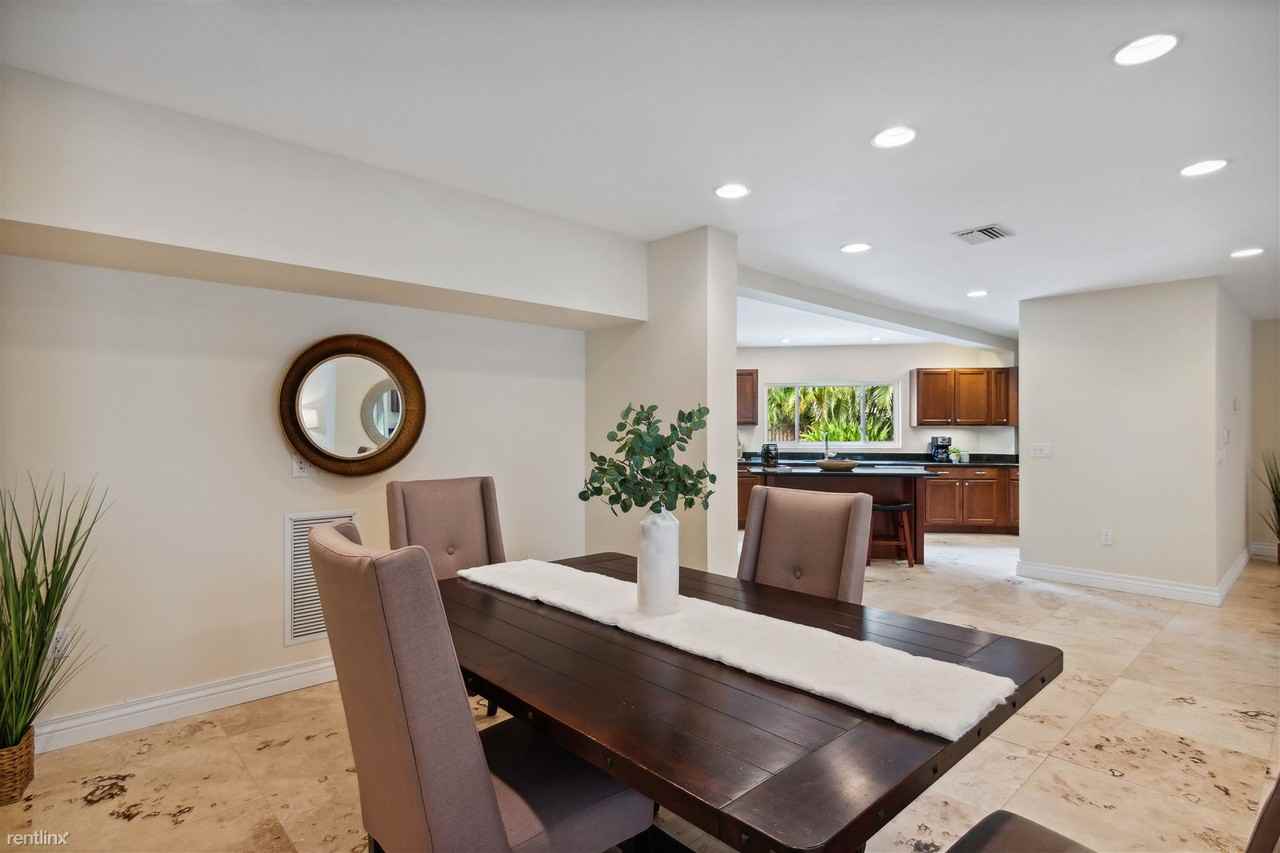 248 Catalan Blvd Ne - Photo 3 of 30