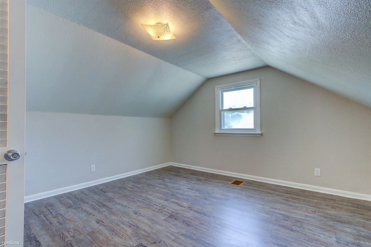 1724 Northgate Rd - Photo 3 of 31